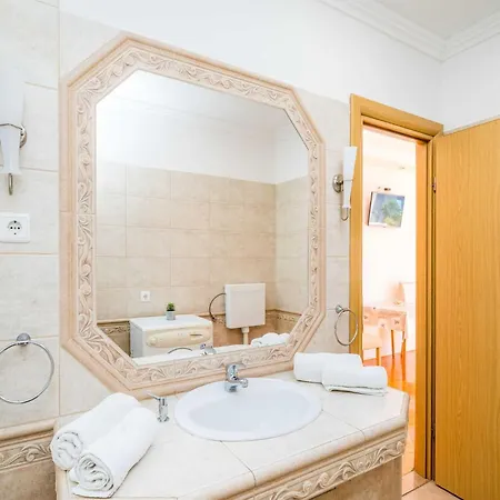 Marnic Blue Chill- Comfort With Balcony S4 דירה מליני